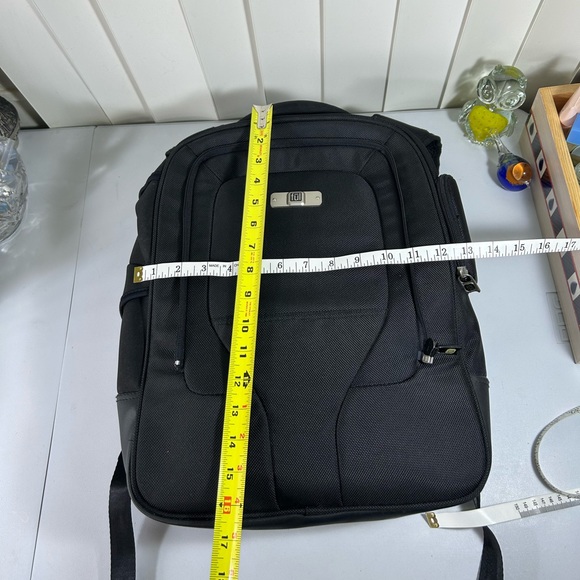 Ful Brooklyn 2-in -1 Ipad and Laptop Backpack,Black ,detachable ipad Case. - Picture 9 of 14